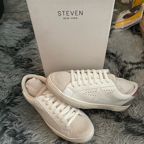 Steve Madden Rezza Sneakers 